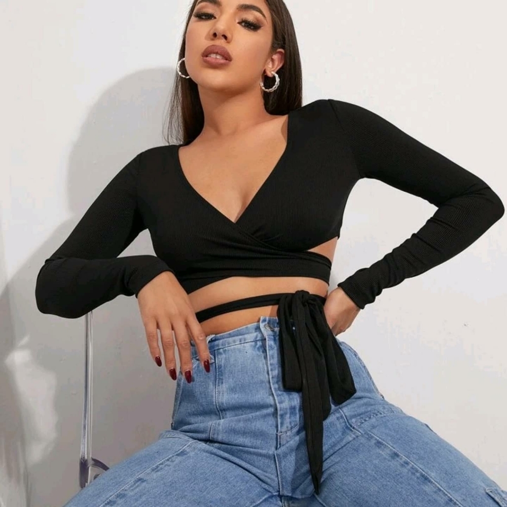 NEW Long Sleeve Criss Cross Crop Top